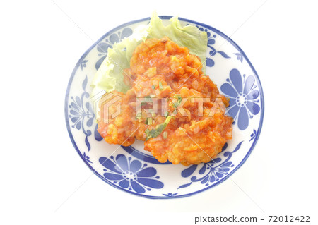 Simple shooting of hot shrimp chili on a white background (overhead view) 72012422