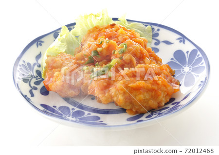 Simple shooting of hot shrimp chili on a white background Simple shooting of hot shrimp chili on a white background 72012468