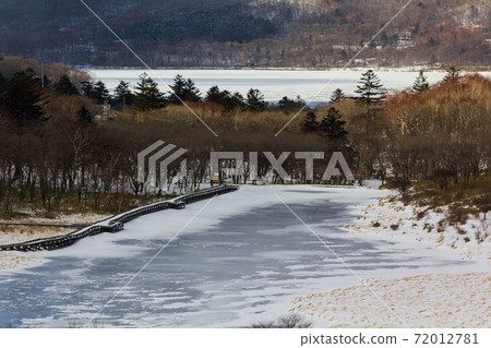 Akagiyama in winter Snow scene at Kakumanbuchi 72012781