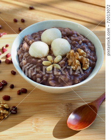Korean food red bean porridge and walnut Korean food red bean porridge and walnut 72013072