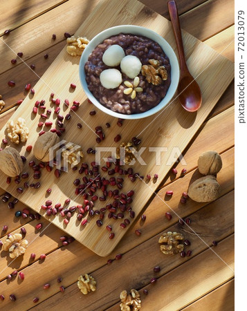 Korean food red bean porridge and walnut Korean food red bean porridge and walnut 72013079