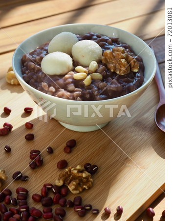 Korean food red bean porridge and walnut Korean food red bean porridge and walnut 72013081