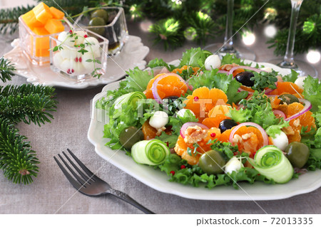 Tangerine and prosciutto ham mozzarella salad 72013335