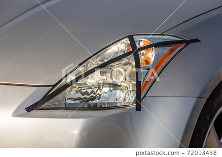 Headlight of the car 72013438
