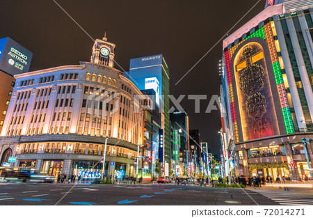 Tokyo cityscape of Japan Corona-stricken Tokyo, Ginza. I'm still wearing a mask, but ... = November 27, 2020 72014271