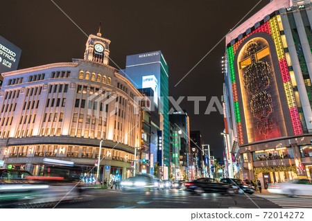 Tokyo cityscape of Japan Corona-stricken Tokyo, Ginza. I'm still wearing a mask, but ... = November 27, 2020 72014272