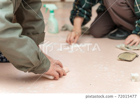 Floor polishing 72015477