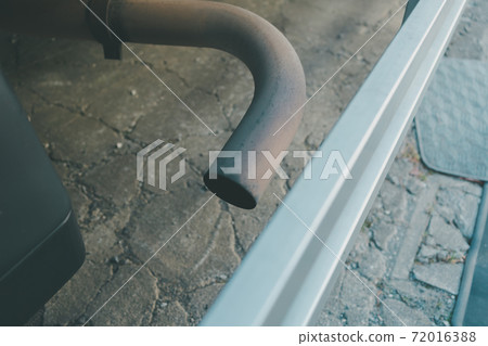 大型卡車的排氣管 72016388