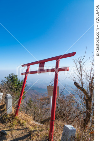 鳥居山上的鳥居（春奈湖） 72016456