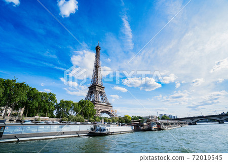 Bridge of Alexandre III, Paris, France 72019545