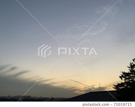 黃昏和天空,烏雲與憂鬱 黃昏和天空,烏雲與憂鬱 72019715