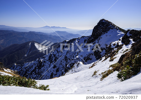冬季臨近谷川山和町澤的山頂 冬季臨近谷川山和町澤的山頂 72020937