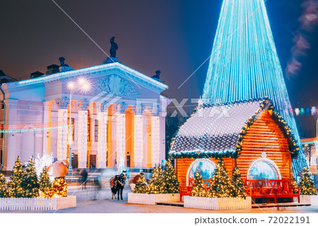 Gomel, Belarus. Main Christmas Tree And Festive Illumination Decorations On Lenin Square In Gomel. New Year In Belarus Gomel, Belarus. Main Christmas Tree And Festive Illumination Decorations On Lenin Square In Gomel. New Year In Belarus 72022191