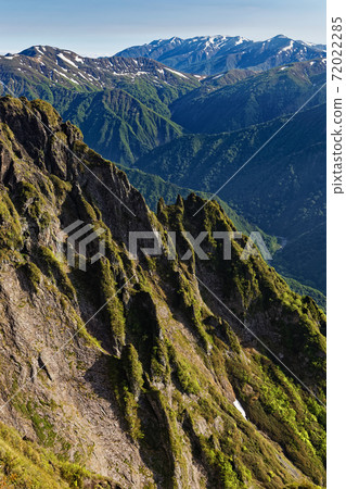View of Mt. Tanigawa and Mt. Makihata from Mt. Tanigawa and Nishikuro Ridge 72022285