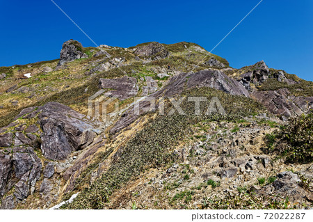 從西黑郎山脊看到的桑河岩石和谷川嶽山脊線 72022287