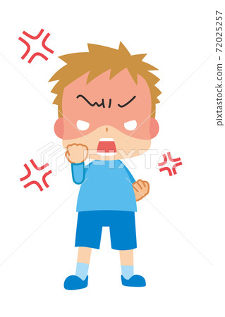 一個可愛的小男孩，對他的拳頭生氣 72025257