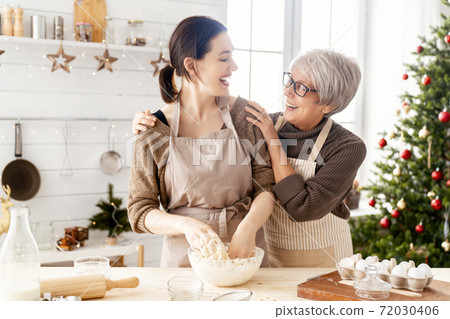 Cooking Christmas food Cooking Christmas food 72030406