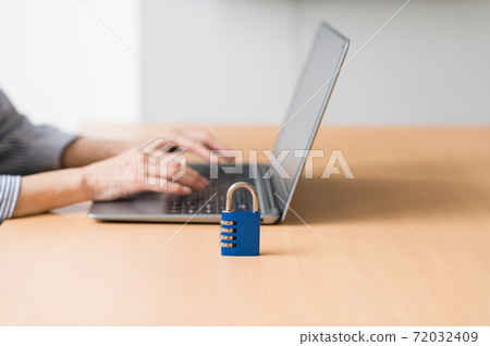 Security image (PC, internet, blockchain) Security image (PC, internet, blockchain) 72032409