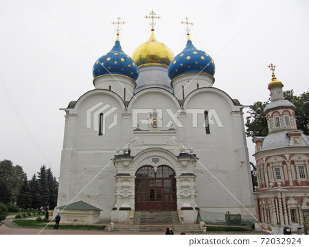 World Heritage Uspensky Cathedral Shining in the Fog, Sergiyev Posad, Moscow, Russia 72032924