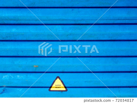 Super heavy truck Warning label stick at beside the truck container 72034817