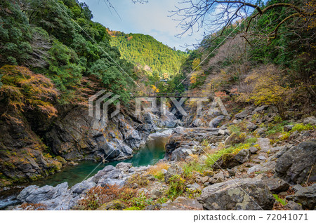 Autumn scenery of Hatonosu Canyon Autumn scenery of Hatonosu Canyon 72041071