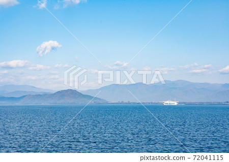 從琵琶湖眺望的伊吹山 從琵琶湖眺望的伊吹山 72041115