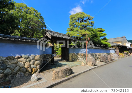 [愛媛縣]內子在晴朗天氣下的市容（重要的傳統建築） 72042113