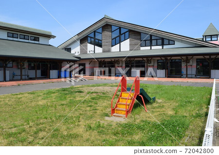 Nursery facility Nursery facility 72042800