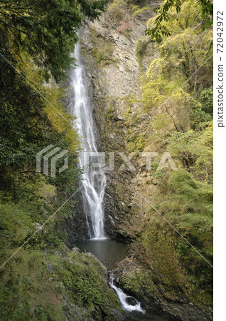 Ui Ling瀑布 72042972