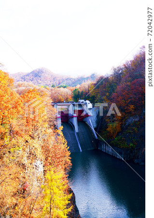 北海道沙魯縣日高鎮岩內水壩 北海道沙魯縣日高鎮岩內水壩 72042977