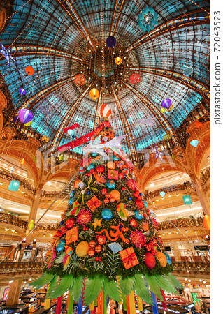 Illumination of Paris Illumination of Paris 72043523
