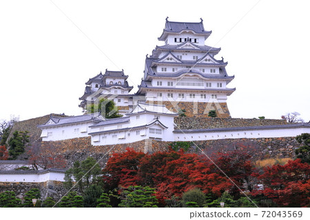 A panoramic view of the castle tower of Himeji Castle, a national treasure A panoramic view of the castle tower of Himeji Castle, a national treasure 72043569