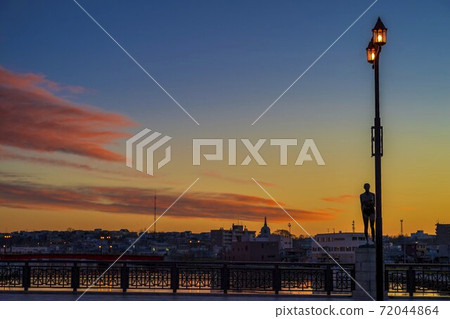 Early morning Kushiro Nusamai Bridge Morning glow Kushiro, Hokkaido Early morning Kushiro Nusamai Bridge Morning glow Kushiro, Hokkaido 72044864