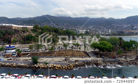 Cruise ship pier at Acapulco port, Mexico Cruise ship pier at Acapulco port, Mexico 72044897