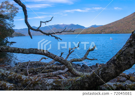 從中禪寺宇多ah濱湖附近到日暮白山，秋天的景色 72045081
