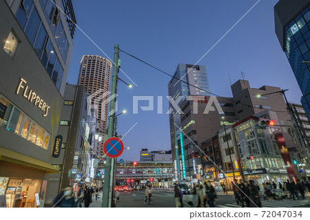 City night view: Cityscape and traffic in front of Nakameguro Station, Meguro-ku, Tokyo City night view: Cityscape and traffic in front of Nakameguro Station, Meguro-ku, Tokyo 72047034