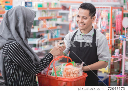 paying the bills with credit card paying the bills with credit card 72048673