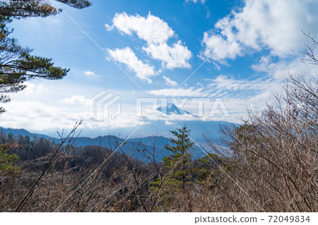 從倉見山的觀景台上看到的富士山 從倉見山的觀景台上看到的富士山 72049834