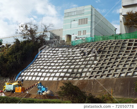 Under construction to prevent collapse of steep slopes 72050778