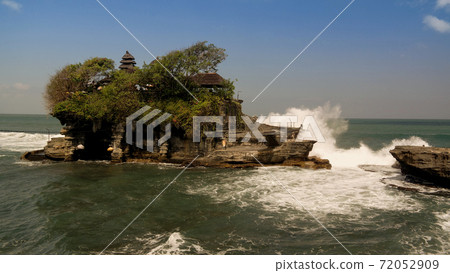 Tanah Lot temple on the rock, Bali island Indonesia 72052909