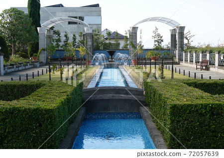 山手意大利山間花園水路 72057639