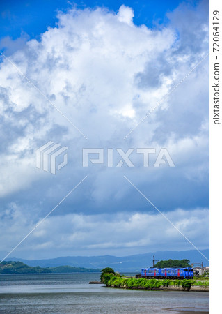 Introductory clouds in Omura Bay Introductory clouds in Omura Bay 72064129