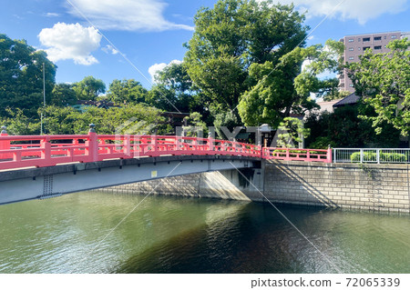 東京目黑區河上的紅橋 東京目黑區河上的紅橋 72065339
