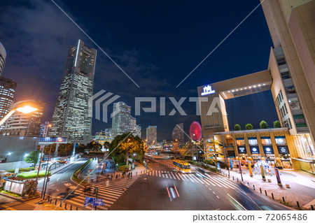 Yokohama cityscape of Japan: Corona bruise, Sakuragicho station square is sparsely populated again ... = December 1, 2020 Yokohama cityscape of Japan: Corona bruise, Sakuragicho station square is sparsely populated again ... = December 1, 2020 72065486