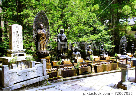 高野山Okunoin Mizumukai Jizo（和歌山縣伊東郡高野町） 72067035