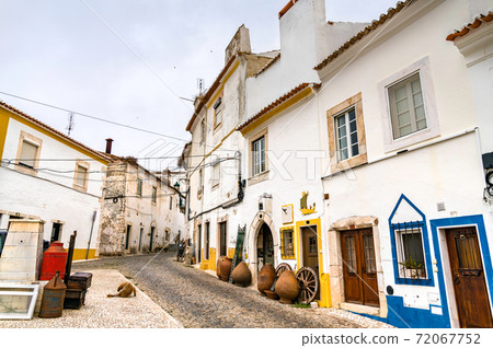 Street in the old town of Estremoz in Portugal 72067752