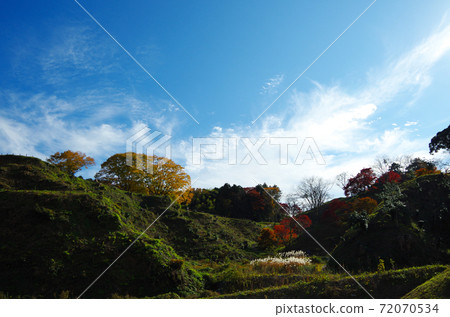Gassantoda Castle Ruins in Autumn ... Yasugi City, Shimane Prefecture Weather: Sunny Gassantoda Castle Ruins in Autumn ... Yasugi City, Shimane Prefecture Weather: Sunny 72070534