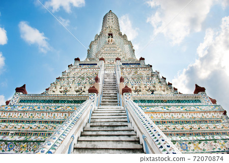 Front view of main Wat Arun prang with stairs in Bangkok, Thailand 72070874