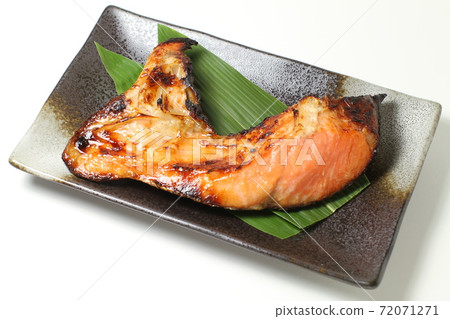Grilled fish, grilled coho salmon with salted jiuqu, white background 72071271