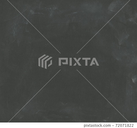 Black dirty chalkboard. 72071822